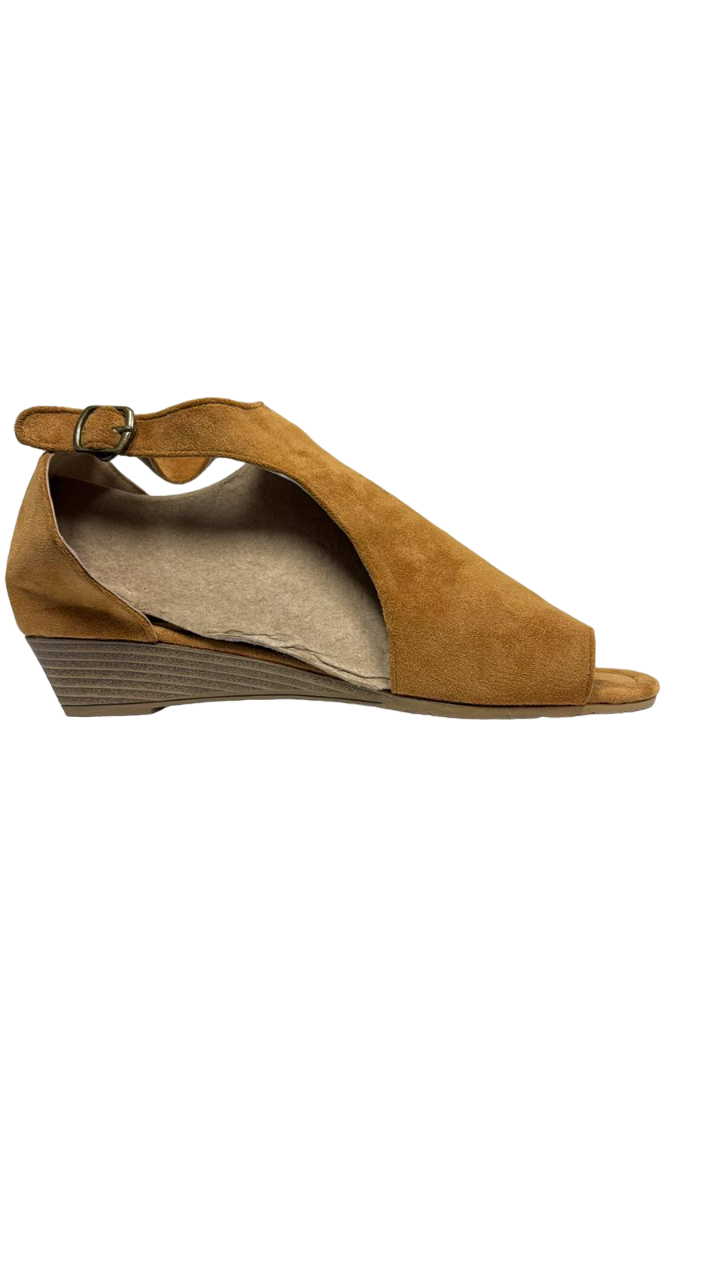 Sandalias de cuña con punta abierta en color marrón