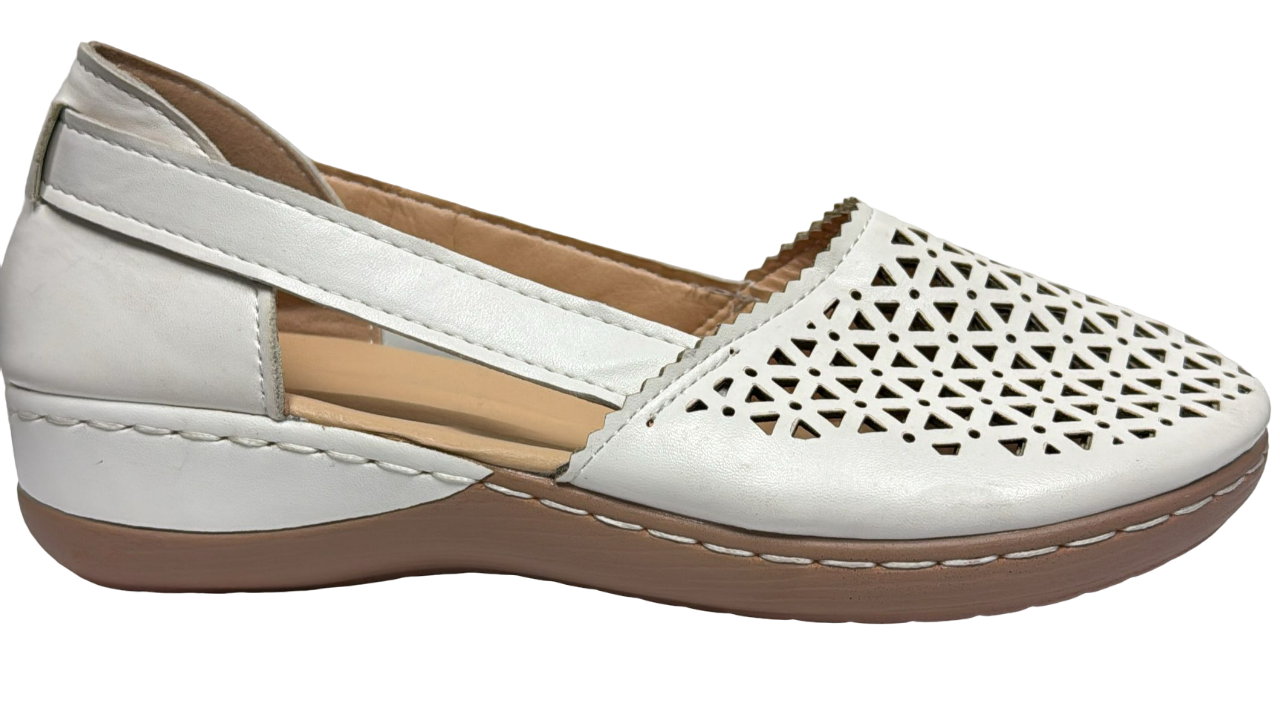 White Women's Slip-On Casual