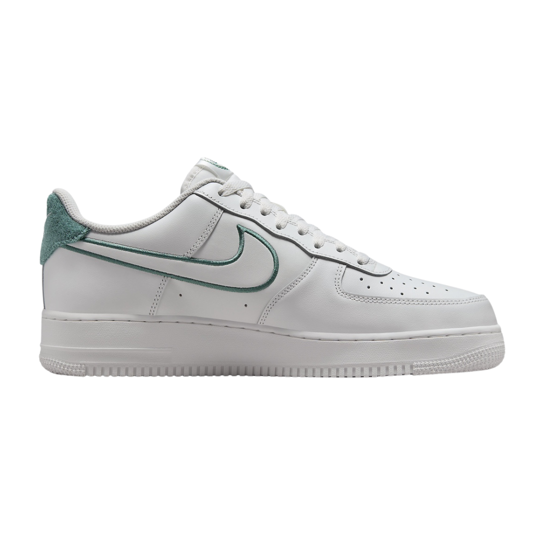 Nike Men's Air Force 1 '07 LV8 Shoes – FN8349-100