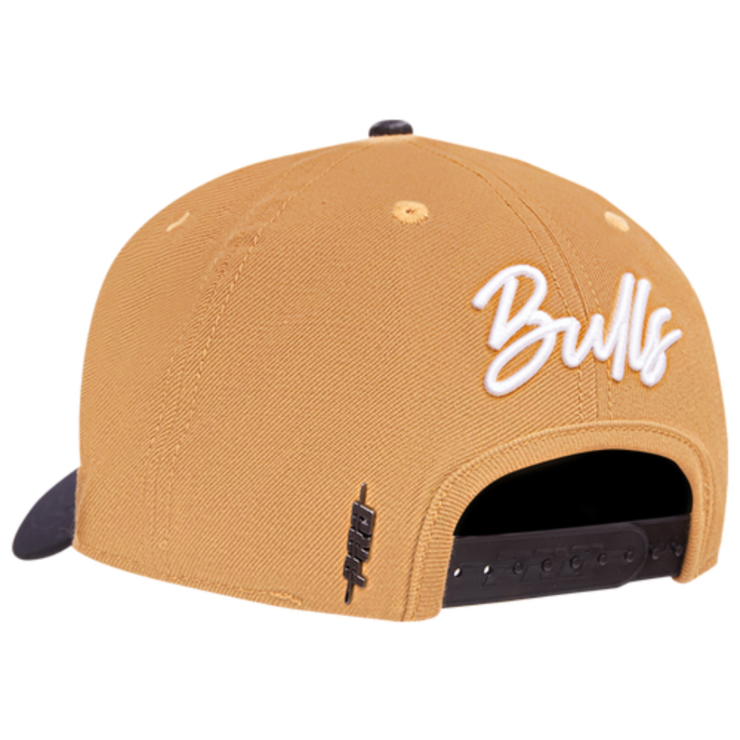 NBA Pro Standard Bulls Script Pinch Front Snapback