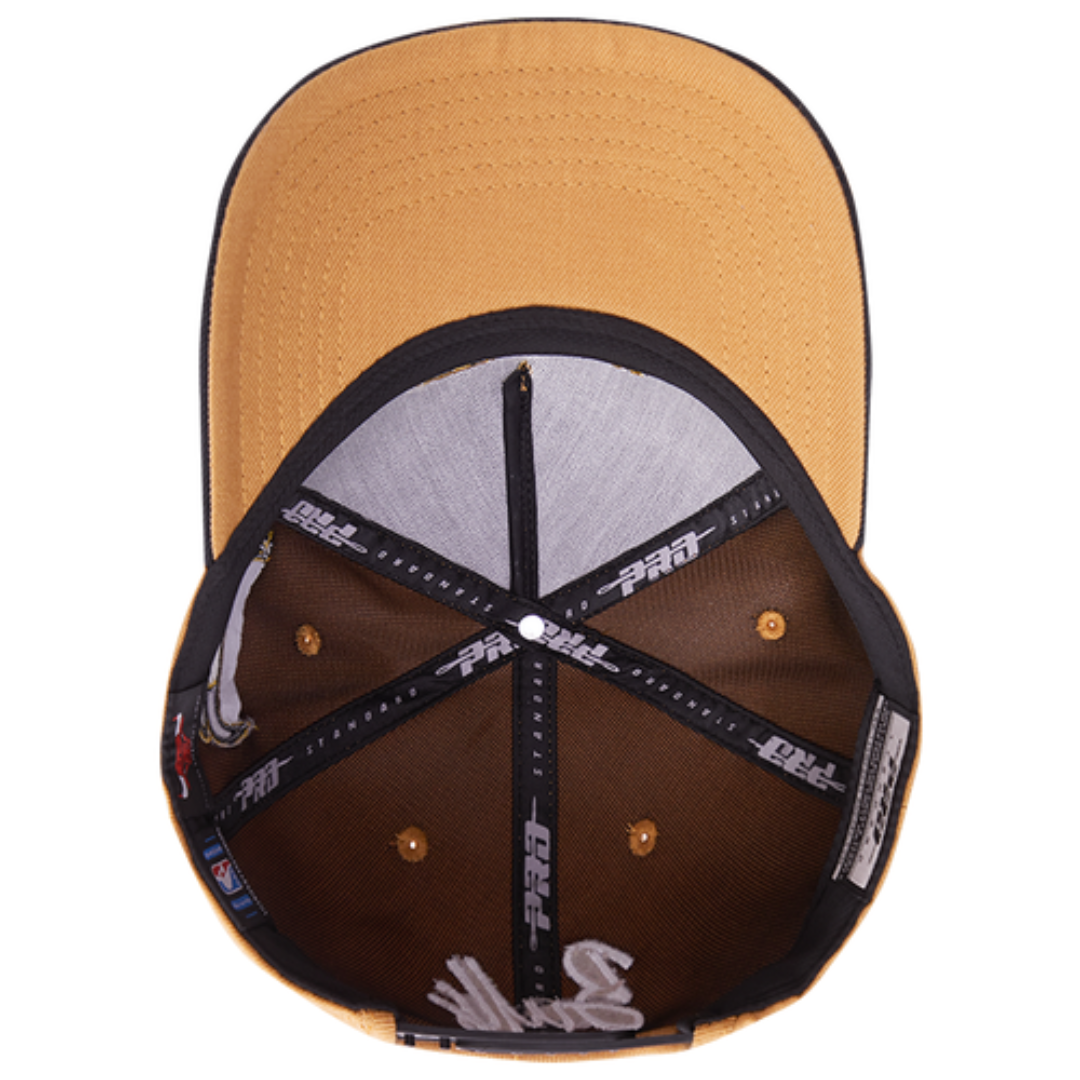 NBA Pro Standard Bulls Script Pinch Front Snapback