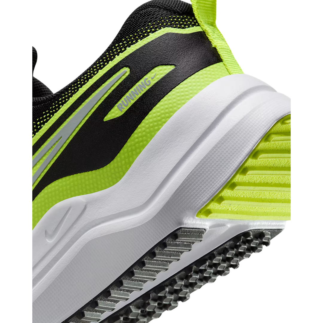 Nike Big Kids’  Cosmic Runner Road Running Shoes –  HM4402-005