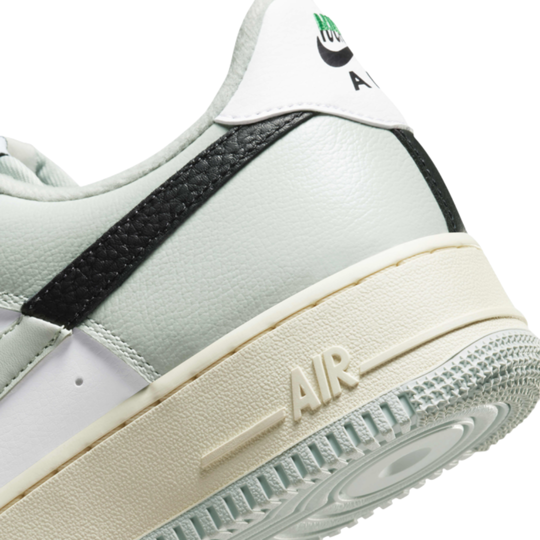 Nike Men's Air Force 1 '07 LV8 Shoes – DZ2522-001