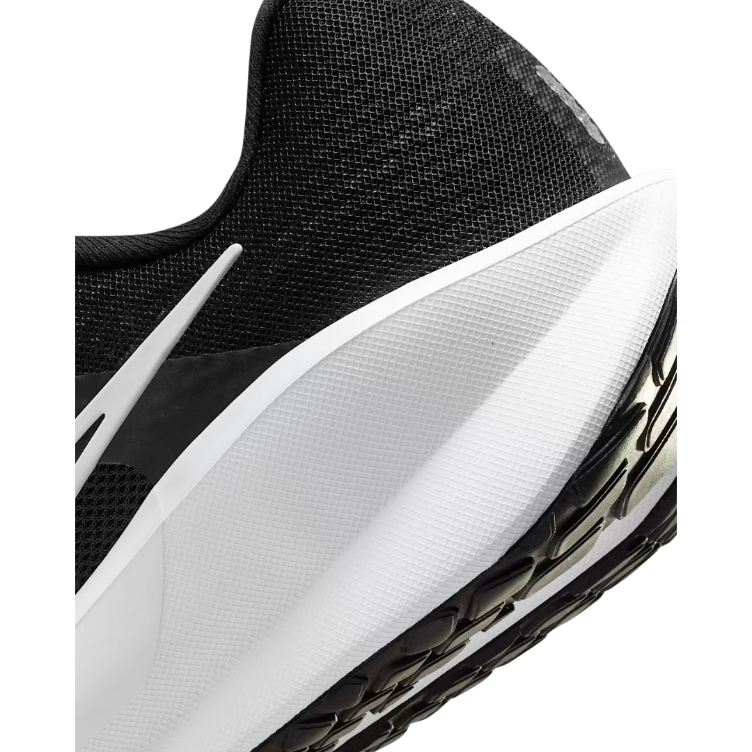 Nike Men’s Downshifter 13 Road Running Shoes (Wide Width) FJ1284-001