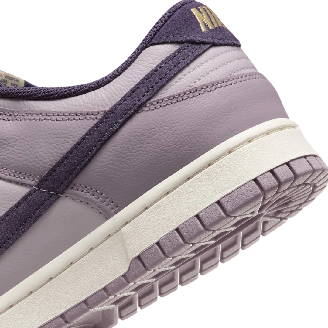 Nike Men's Dunk Low SE 'Light Violet Ore' Shoes  HQ3642-202