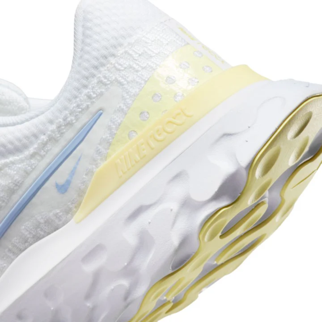 Nike Women’s React Infinity Run Flyknit 3 Shoes DD3024-100