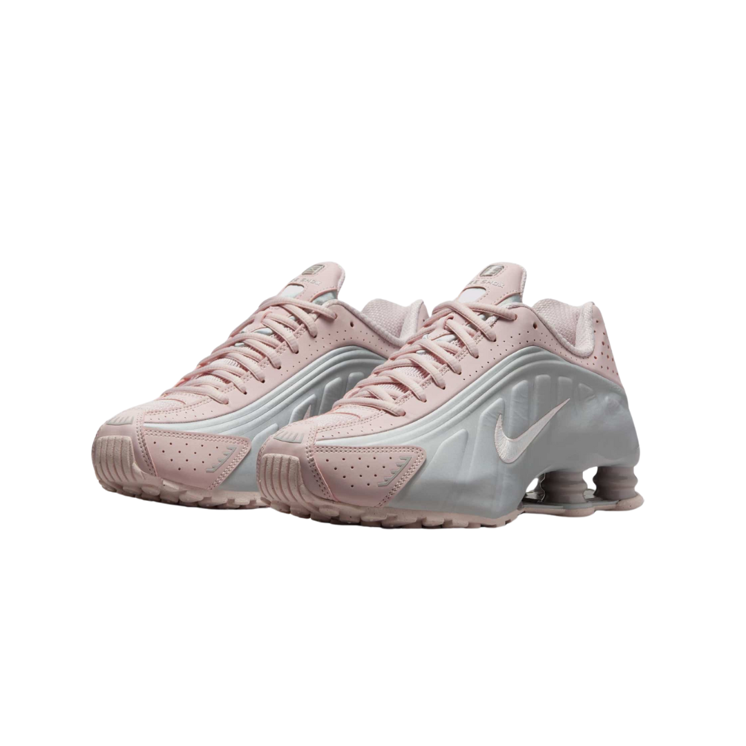 [Nike] ナイキ W SHOX R4 / AR3565-600★追跡あり Nike Women's Shox R4 Shoes – AR3565-600