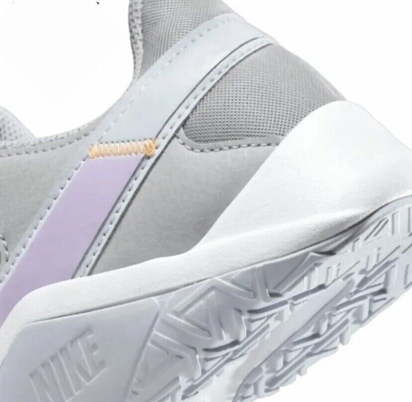 Nike Women's Legend Essential 2 CQ9545 006